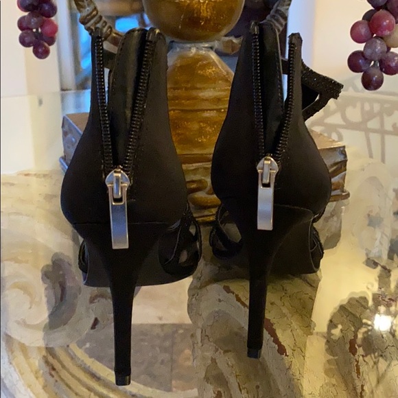 ♠️”STRAPPY DIAMOND STUD HIGH HEELS”♠️ - Picture 6 of 8